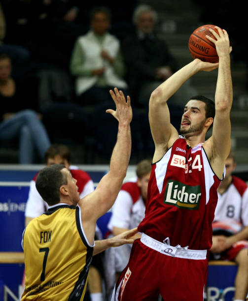 也是年轻一 也是年轻一